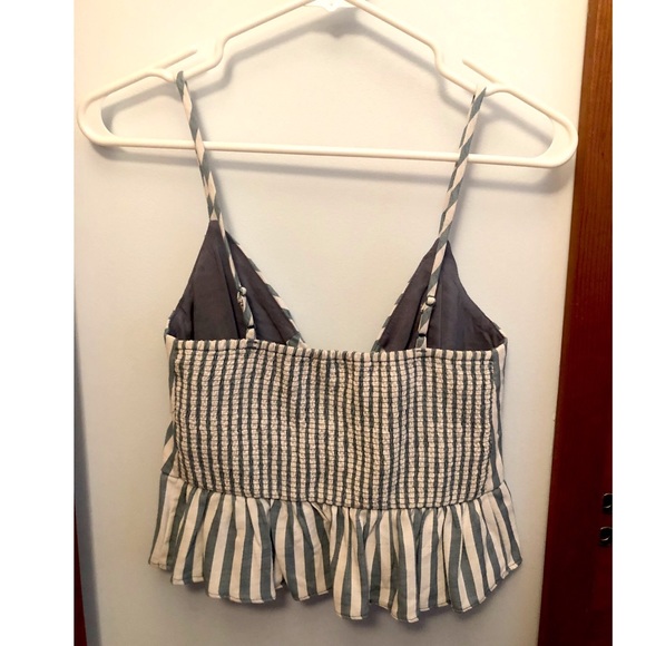 NWOT Tied Crop Top - Picture 2 of 4